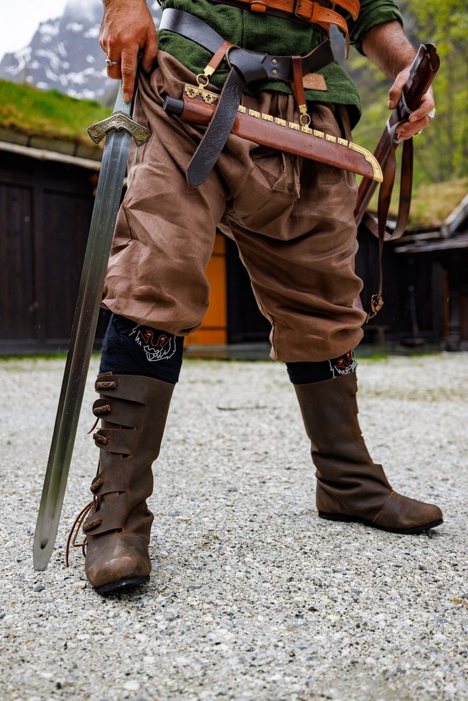 Wikingerhose mit Beinschnürung Wodan Braun Leinen- Mittelalter Gewand Larp & Reenactment