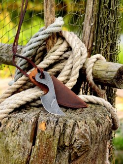Neck-Knife aus Damast Bild 5