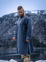 Wikinger Tunika "Snorri" mit Urnes-Stil Handstickerei Graublau