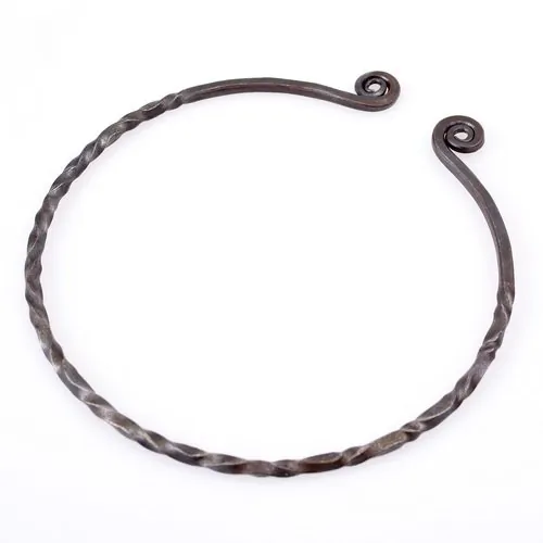 Geschmiedeter Halsring aus Eisen