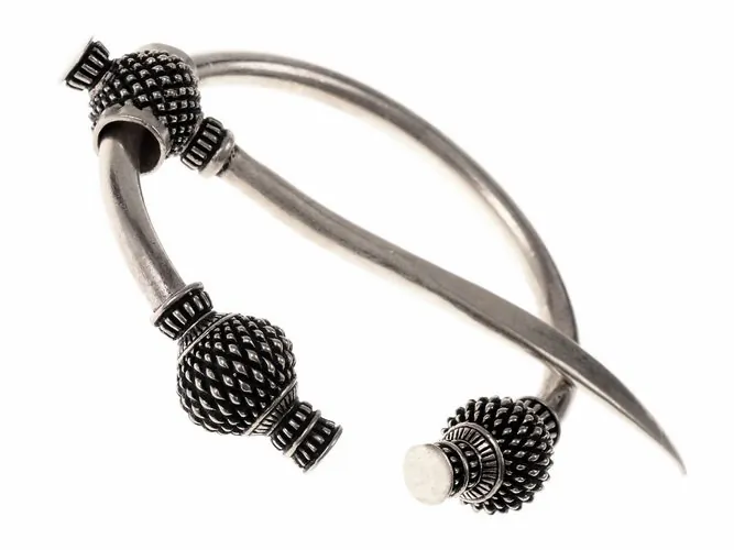 Replik einer kleinen Distelfibel Wikinger Schmuck