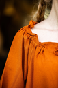 bodenlanges-kurzarmkleid-melisande-rost~9.webp