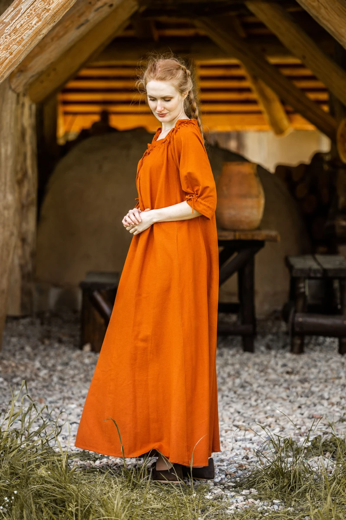 bodenlanges-kurzarmkleid-melisande-rost~4.webp