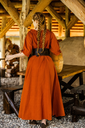 bodenlanges-kurzarmkleid-melisande-rost~14.webp