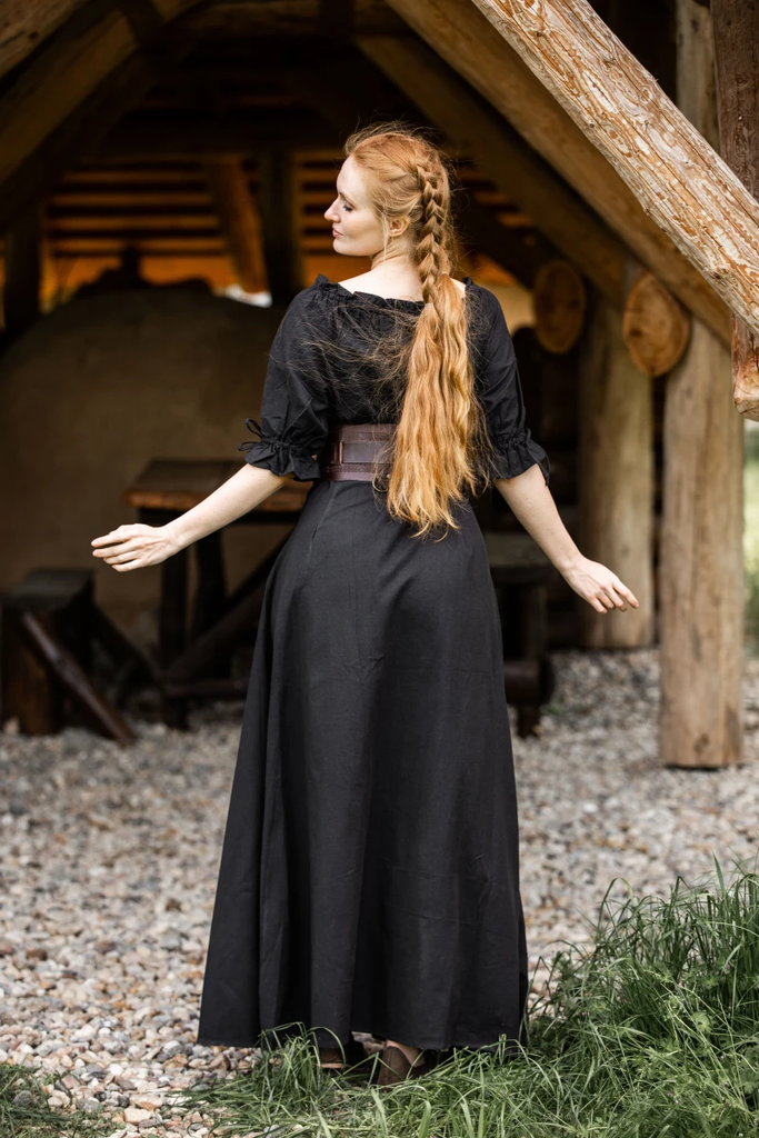 bodenlanges-kurzarmkleid-melisande-schwarz~3.webp
