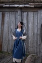 baeuerliches-ueberkleid-gerda-blau~2.webp