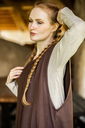 baeuerliches-ueberkleid-gerda-dunkelbraun~5.webp