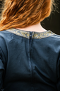 mittelalter-baumwollkleid-angie-blau~14.webp