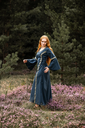 mittelalter-baumwollkleid-angie-blau~3.webp