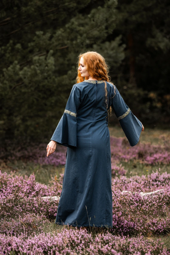 mittelalter-baumwollkleid-angie-blau~4.webp