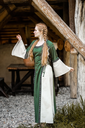 mittelalter-baumwollkleid-angie-gruen-natur~2.webp