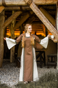 mittelalter-baumwollkleid-angie-tabak-natur~3.webp