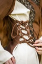 mittelalter-baumwollkleid-angie-tabak-natur~13.webp