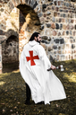 umhang-der-tempelritter-arnulf-weiss-rot~11.webp