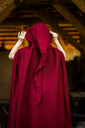 wollumhang-mit-langer-kapuze-hervir-rot_1~8.webp