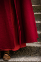 wollumhang-mit-wolfsschliesse-tjark-rot_1~5.webp
