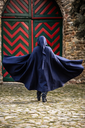 wollumhang-mit-fibel-und-langer-kapuze-ilmar-blau_1~4.webp