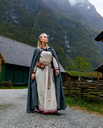 klassischer-mittelalterumhang-elinor-grau~4.webp