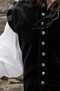 edler-samt-wams-pierre-schwarz~4.webp