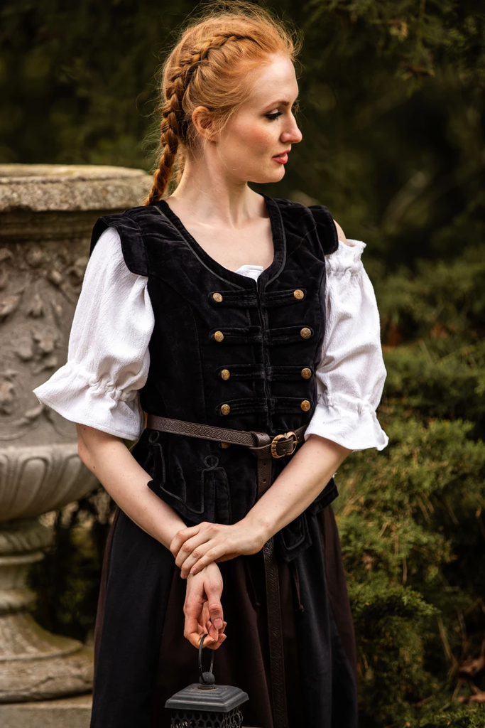 uniformweste-adaliz-schwarz~2.webp