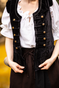 uniformweste-adaliz-schwarz~5.webp