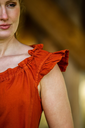 bodenlanges-kleid-mit-schulterruesche-clara-rost~5.webp