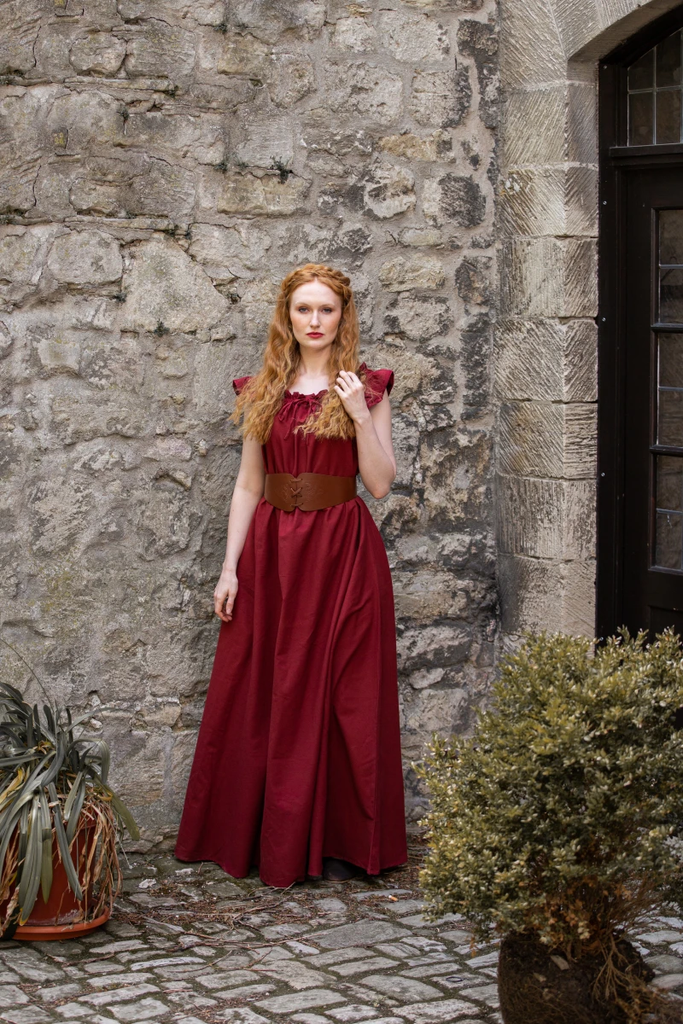 bodenlanges-kleid-mit-schulterruesche-clara-rot~2.webp