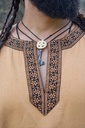 tunika-mit-borduere-halvor-honigbraun~6.webp