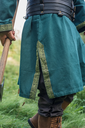 tunika-mit-borduere-halvor-gruen~6.webp