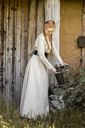 schlichtes-wikinger-unterkleid-scarlet-hanffarben~6.webp