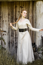 schlichtes-wikinger-unterkleid-scarlet-hanffarben~2.webp