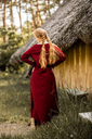 schlichtes-wikinger-unterkleid-scarlet-rot~5.webp