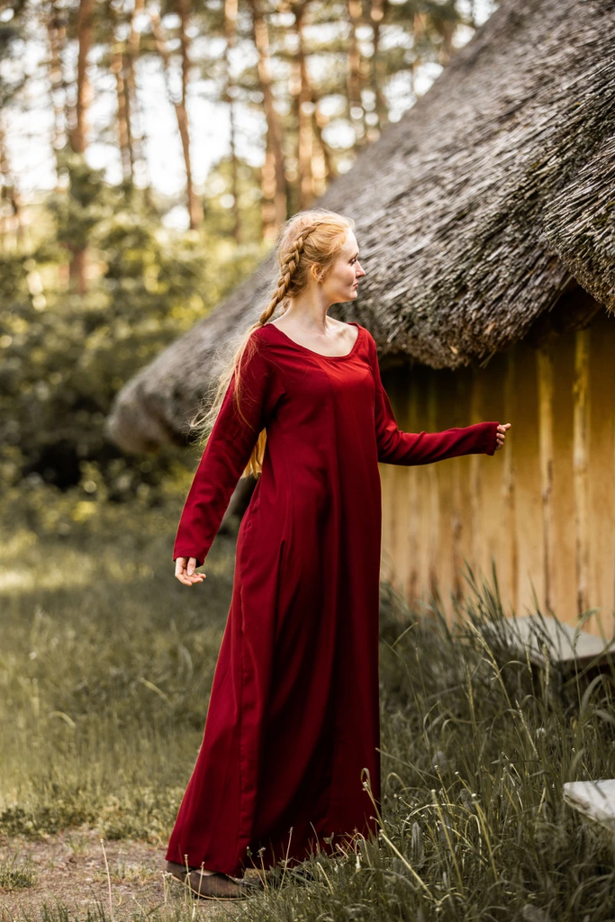 schlichtes-wikinger-unterkleid-scarlet-rot~2.webp