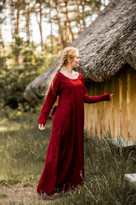 schlichtes-wikinger-unterkleid-scarlet-rot~2.webp