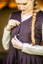 mittelalter-bauernkleid-arlette-braun~2.webp