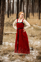 wikinger-uberleid-alena-rot~3.webp