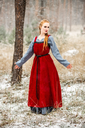 wikinger-uberleid-alena-rot~8.webp