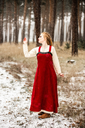 wikinger-uberleid-alena-rot~10.webp