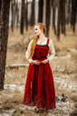 wikinger-uberleid-alena-rot~4.webp