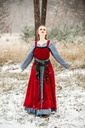 wikinger-uberleid-alena-rot~9.webp