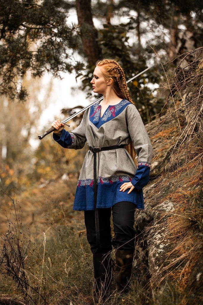bekleidung-tunika-freydis-grau-unisex~9.webp