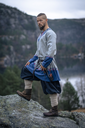 bekleidung-tunika-freydis-grau-unisex~3.webp