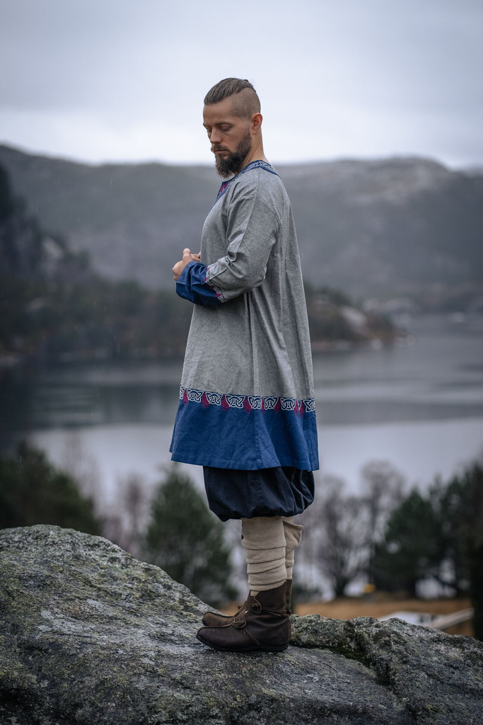 bekleidung-tunika-freydis-grau-unisex~5.webp