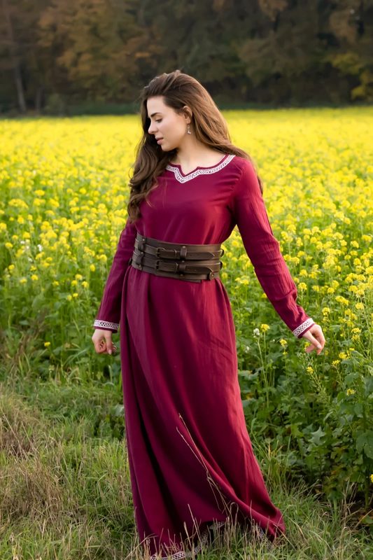 wikingerkleid-brigida-rot~10.webp