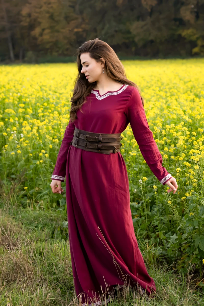 wikingerkleid-brigida-rot~10.webp