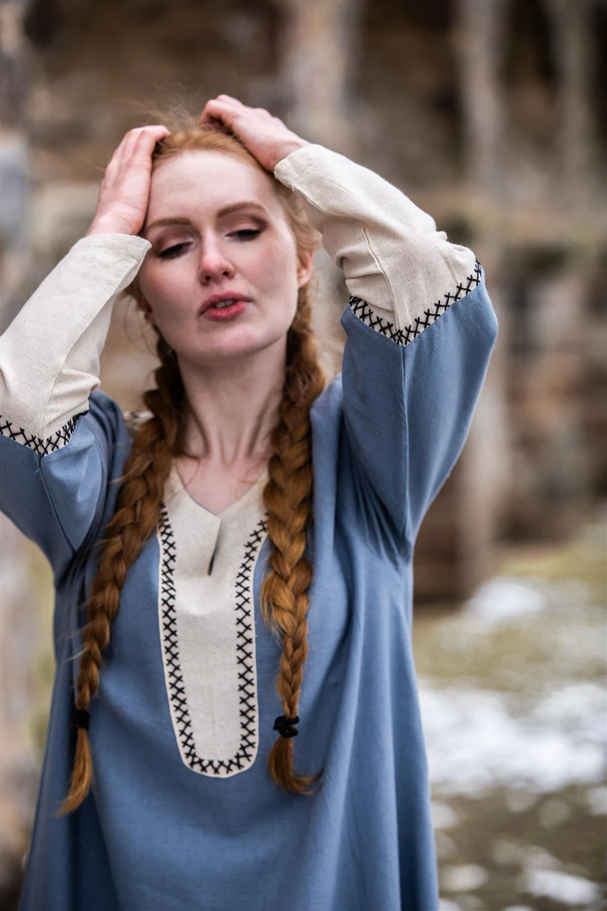 wikingerkleid-freya-taubenblau~7.webp