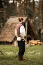 weste-aus-handgewebter-baumwolle-irvin-braun~6.webp