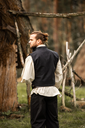 weste-aus-handgewebter-baumwolle-irvin-schwarz~7.webp
