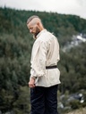 typisches-mittelalter-stehkragen-schnuerhemd-friedrich-natur~14.webp