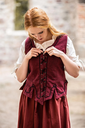 miederweste-mit-stickerei-selma-rot~9.webp